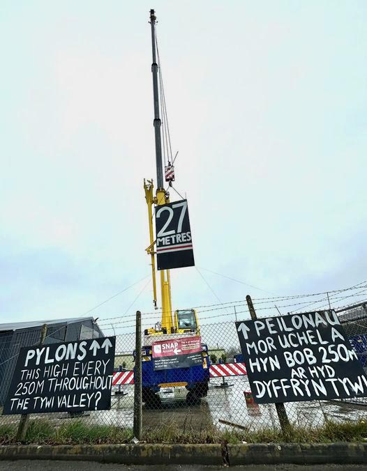 Llandovery crane demo against pylons